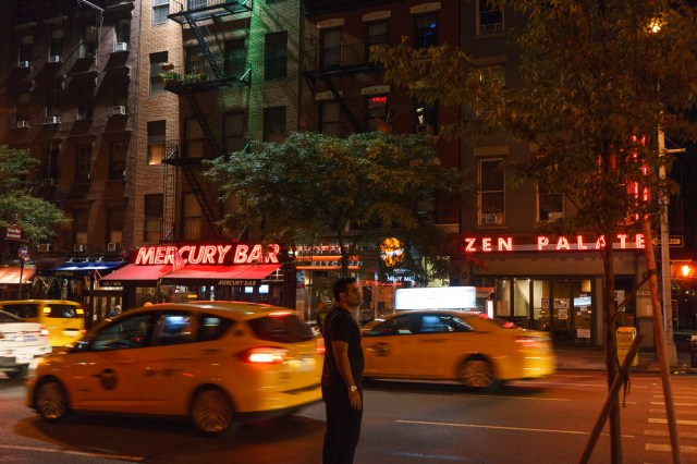 Hand held photo taken using lens kit at night - no camera shake!