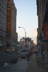 Higher apertures = corner to corner sharpness